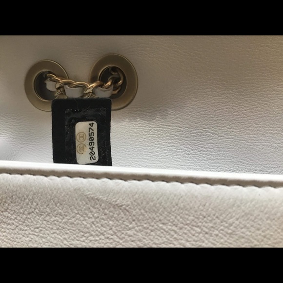 Authentic Chanel - Picture 4 of 5